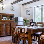 House Danica Vikendica