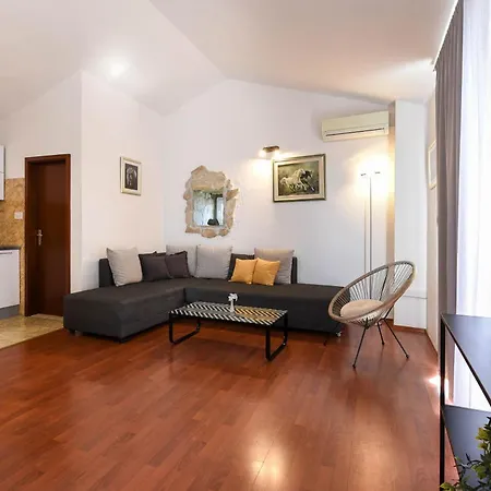 House Danica Podstrana